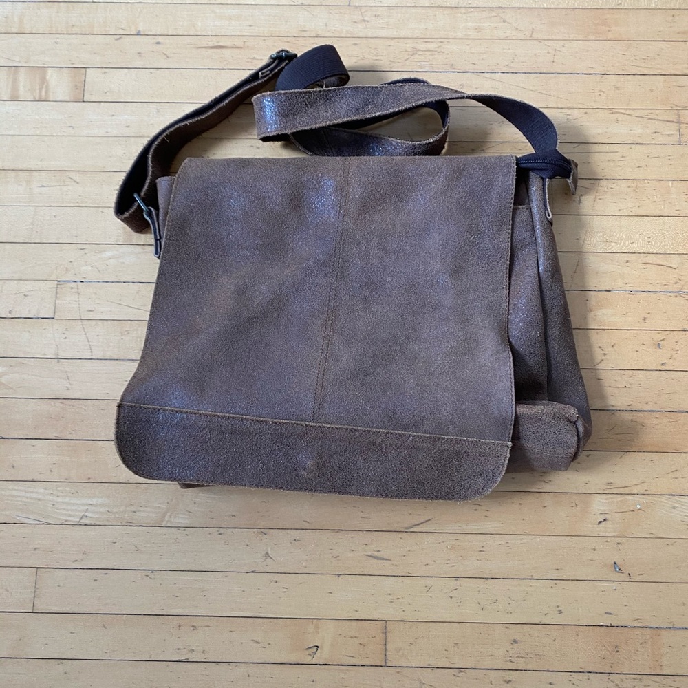 Leather messenger bag